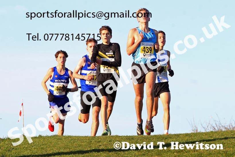 Mens under-17s, 2022 North Eastern Cross Country Champs., Temple Park, South Shields.  Photo: David T. Hewitson/Sports for All Pics